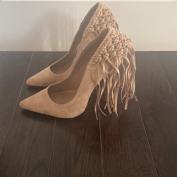 Suede Steve Madden pumps with tassel’s - Picture 2 of 4